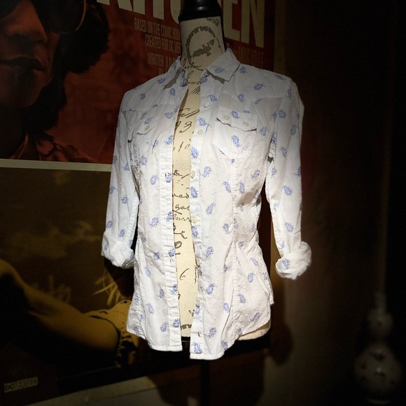 Bob Timberlake from Bass pro shop. Designed for outdoor with a great feel/look - Picture 3 of 11